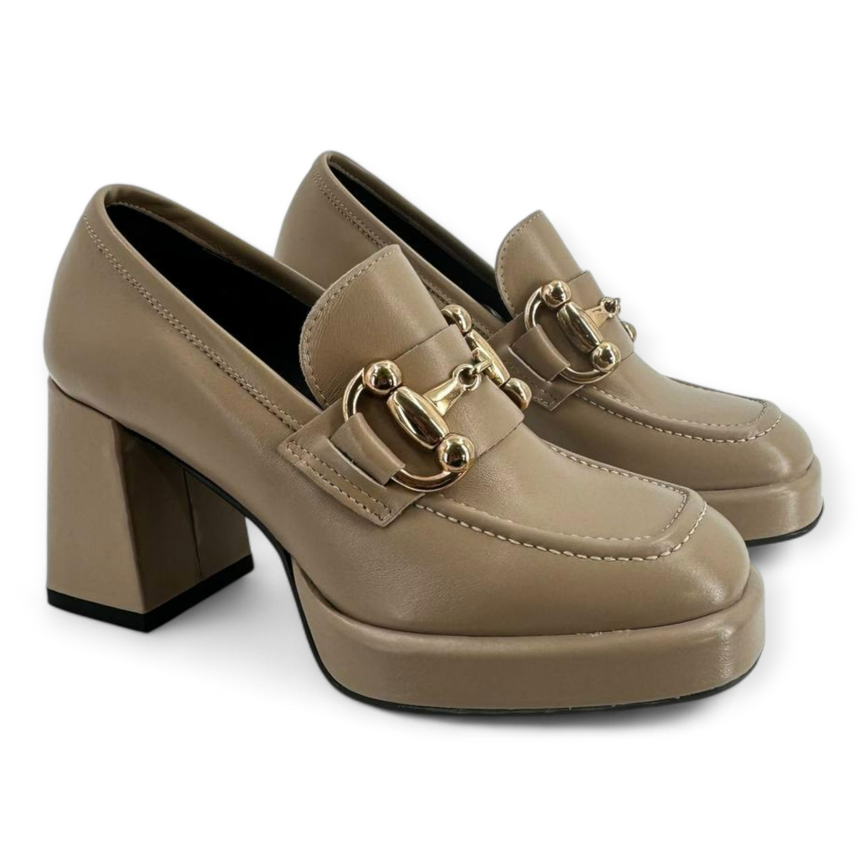 MOCASSINO CON TACCO IN PELLE MILU'... MOCASSINO CON TACCO IN PELLE MILU'...