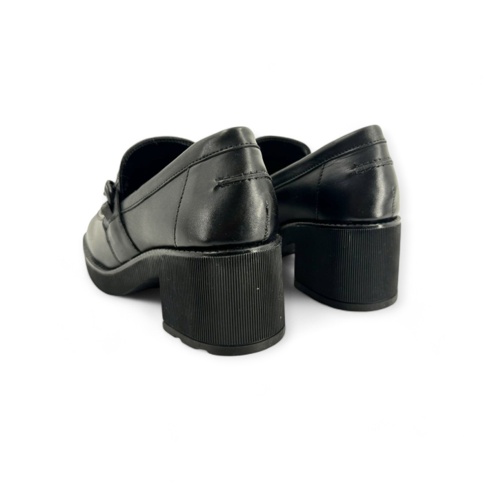 MOCASSINO IN PELLE CON TACCO CON CATENA APPLICATA MGN... 2