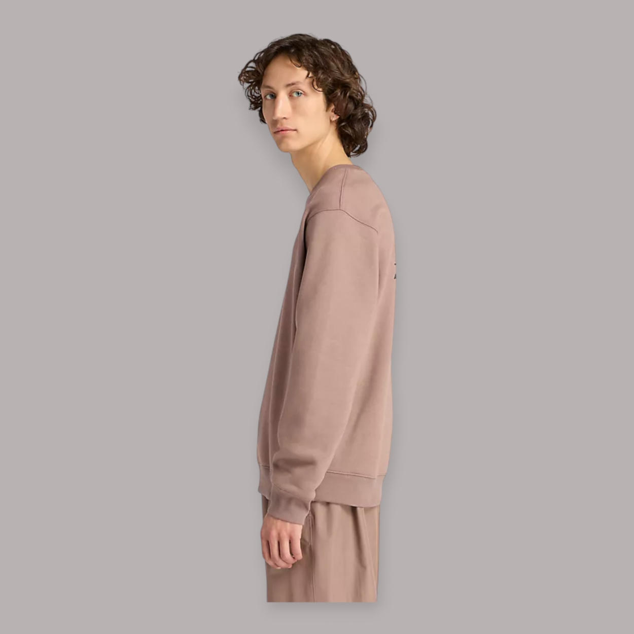 NEW BALANCE LINEAR GRAPHIC FLEECE... NEW BALANCE LINEAR GRAPHIC FLEECE...