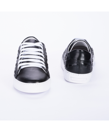 Sneakers Andrea Nobile Made in Italy in pelle colore nero, con dettaglio di intreccio laterale, para bianca.